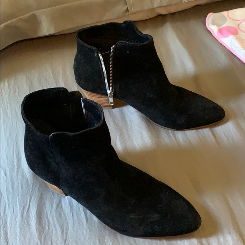 Suede boots .